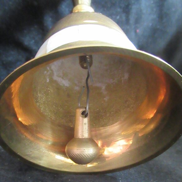 Mother of Pearl inlay, Vintage brass hand bell, India - Picture 4 of 7